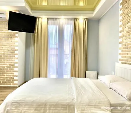 Уютные Апартаменты В Центре Poltava Exterior photo