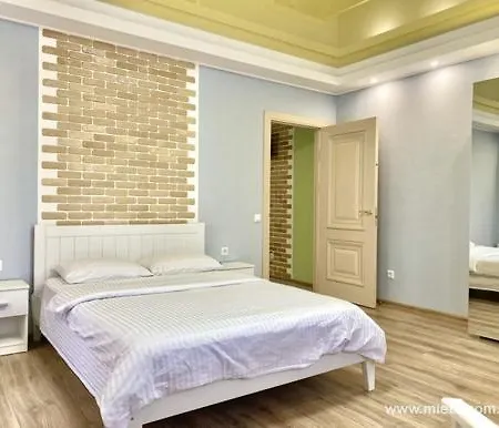 Уютные Апартаменты В Центре Poltava Exterior photo